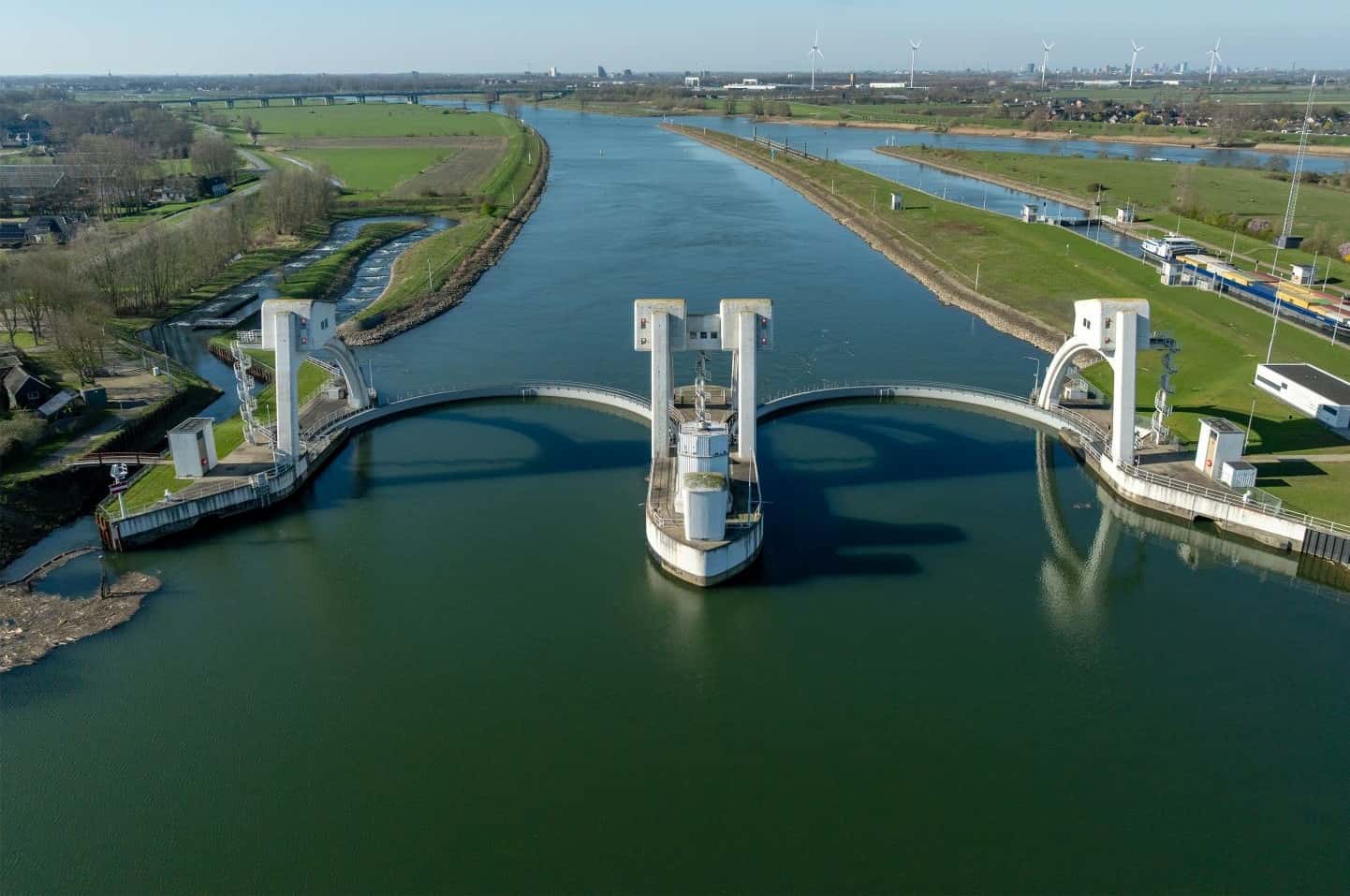 Stuw met vispassage